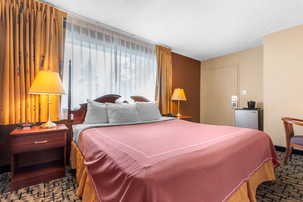 Americas Best Value Inn & Suites - Clarence/Buffalo East 25/49
