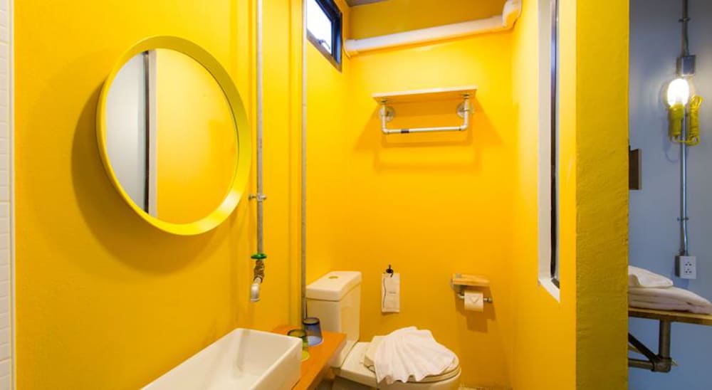 Bloo Hostel 12/61