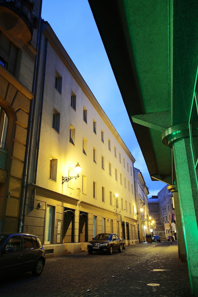 Maverick City Lodge Hostel 2/60
