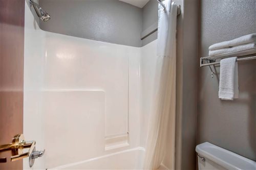 2 Full Beds - Non-Smoking, Micfridge