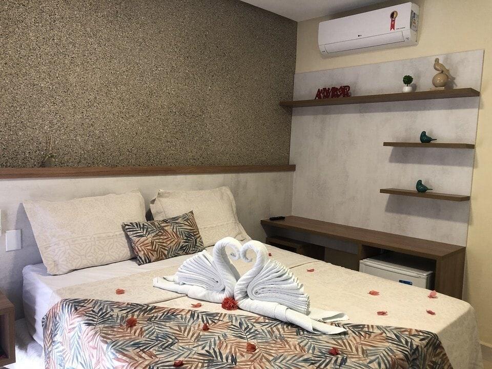 Colonial, Suite, Garden View
