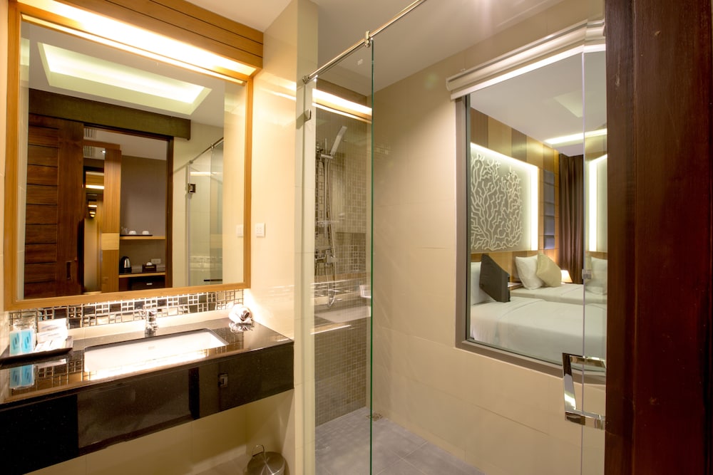 Aqua Resort Phuket 33/70