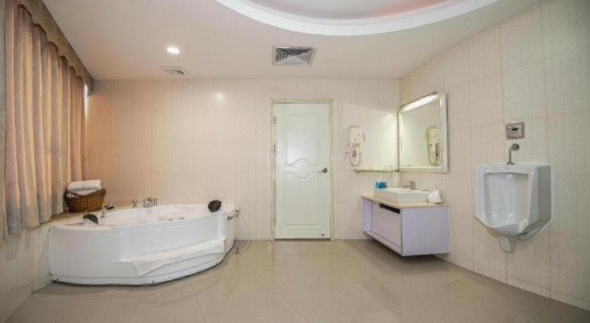 Foshan Emperor Hotel 69/69