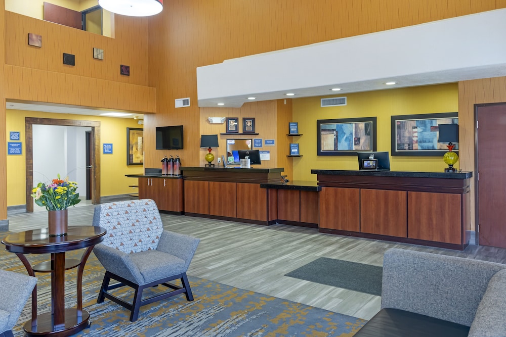 Best Western Plus Fresno Inn 8/50