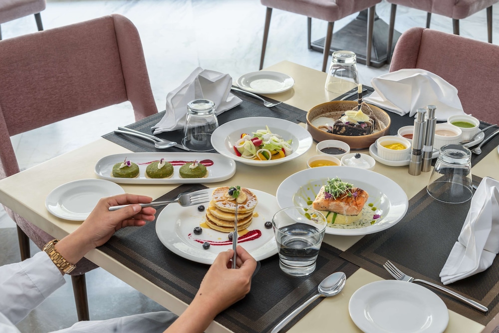 Radisson Collection Hotel & Spa, Riverfront Srinagar 33/50