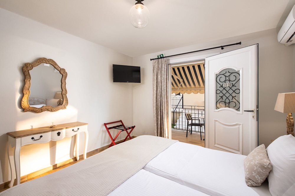 Thomatos Apartments Lourdas Beach 8/50