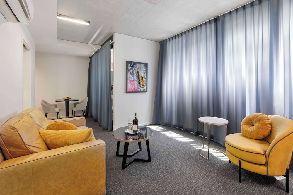Oaks Melbourne St Kilda Road Hotel 41/64