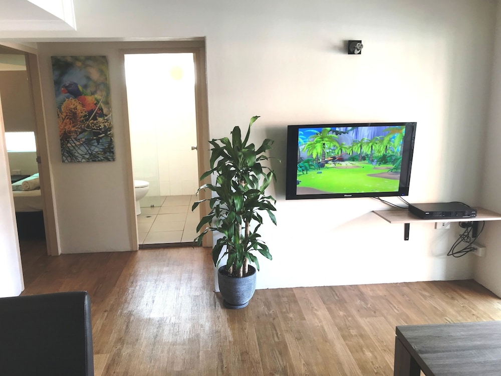 REEF GATEWAY APARTMENTS 4/61