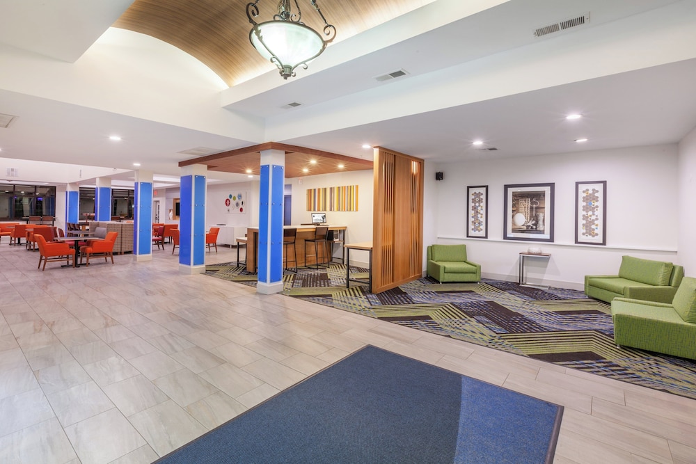 Holiday Inn Express Hotel Suites Orange 22/70