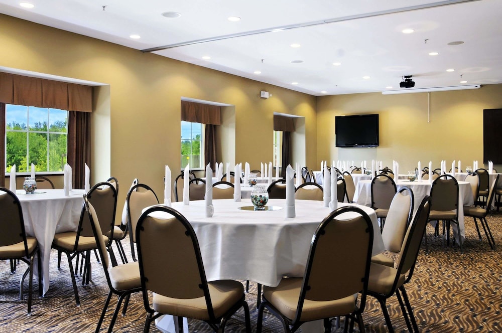 Microtel Inn & Suites By Wyndham Marietta 12/14