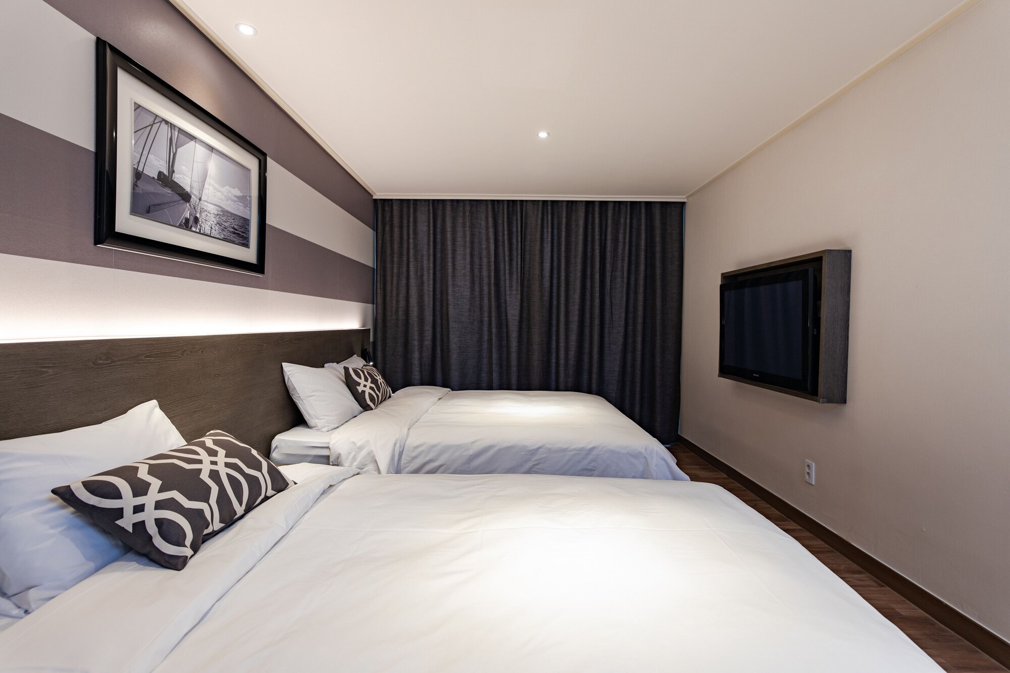 Premier, 1 Single and 2 Double Beds, Ocean View