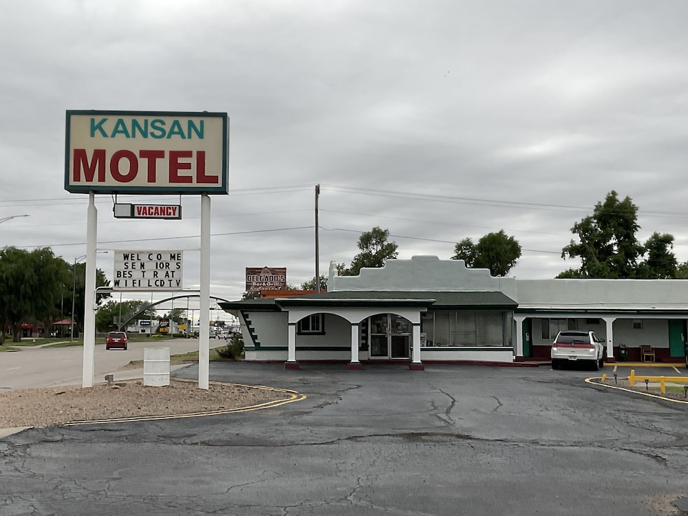 Kansan Motel 2/25