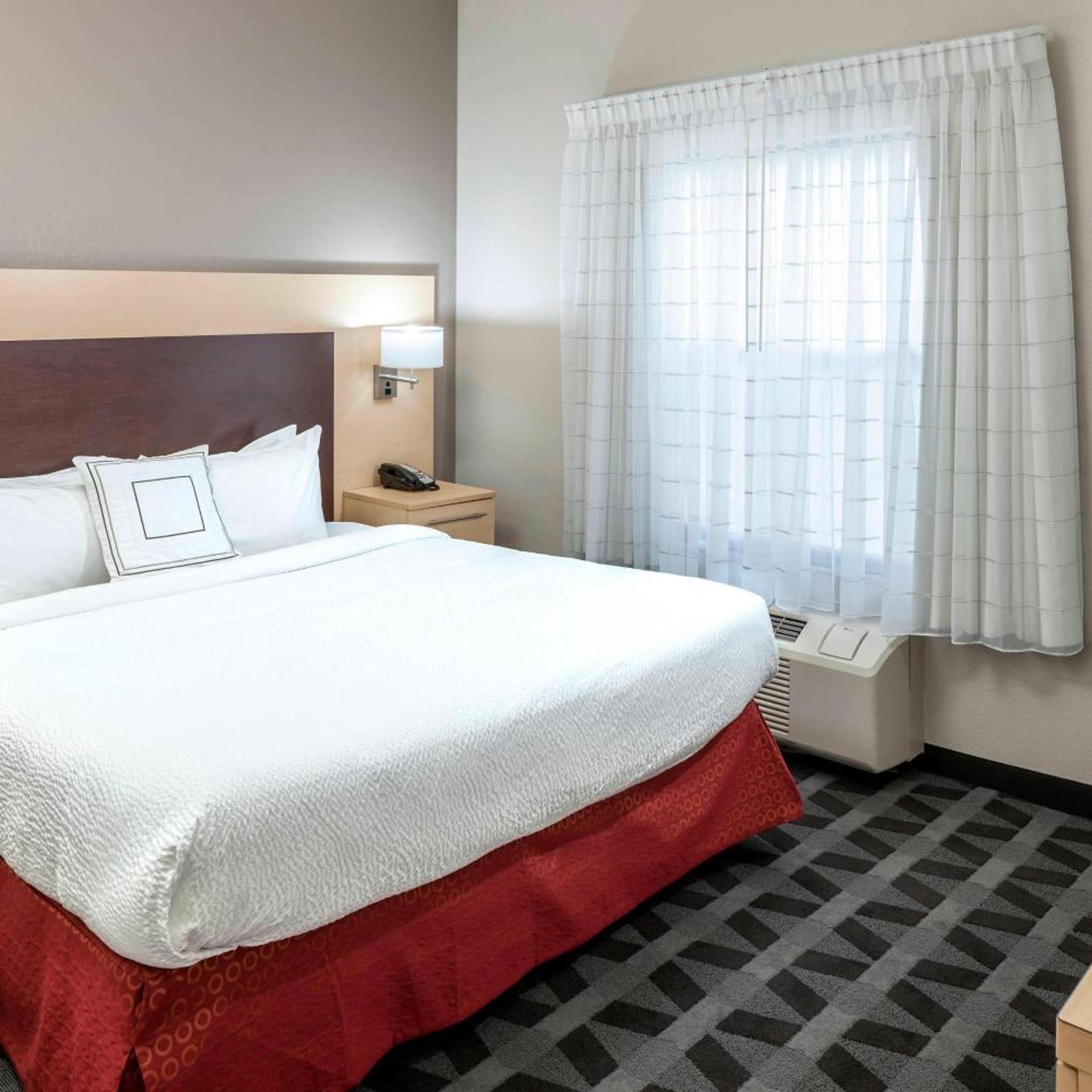 2 Bedrooms, Suite