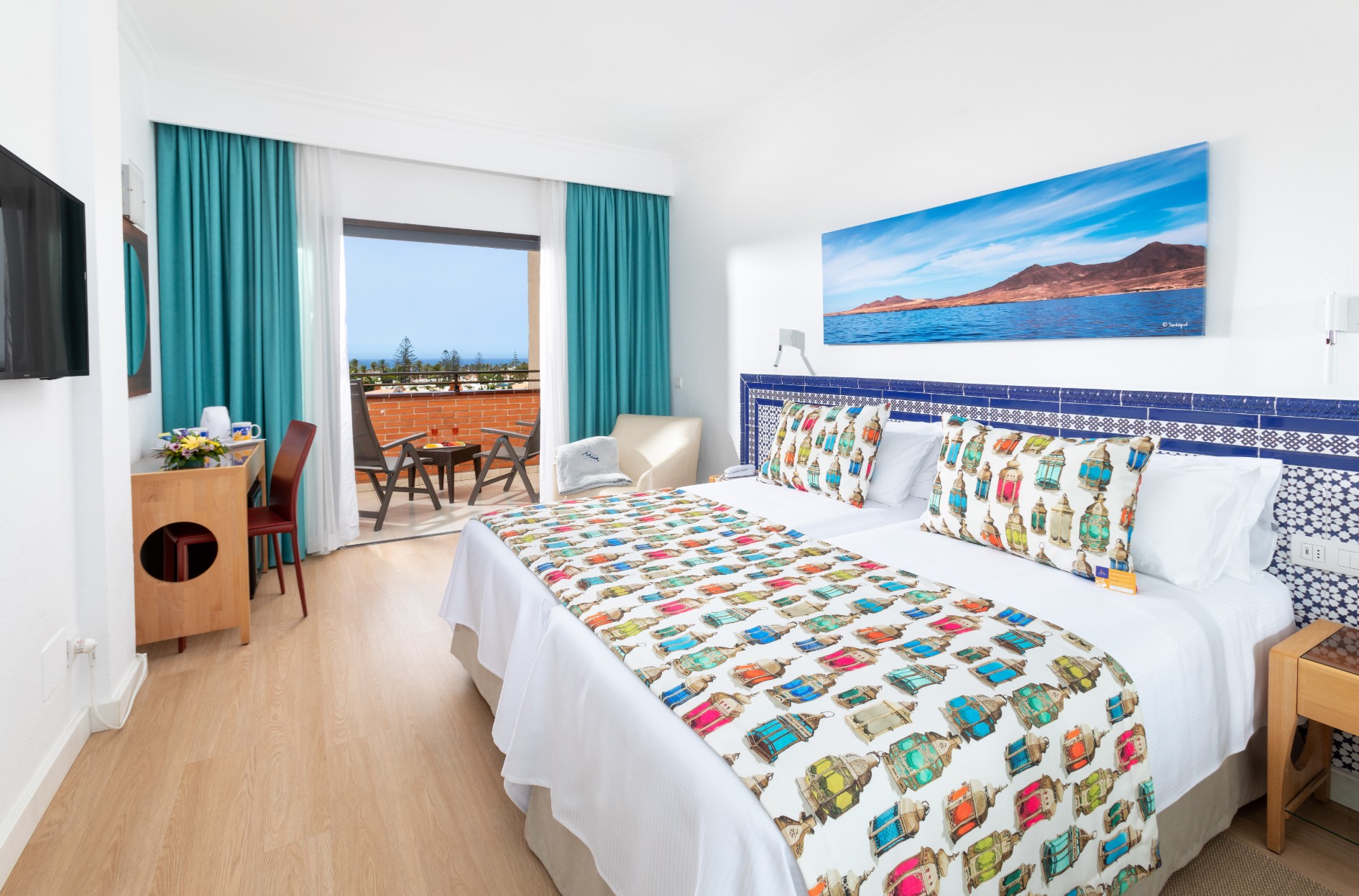 ROOM, SINGLE, DOUBLE BED