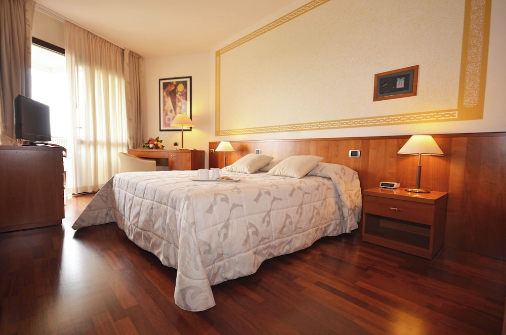 Savoy Beach Hotel & Thermal Spa 22/60