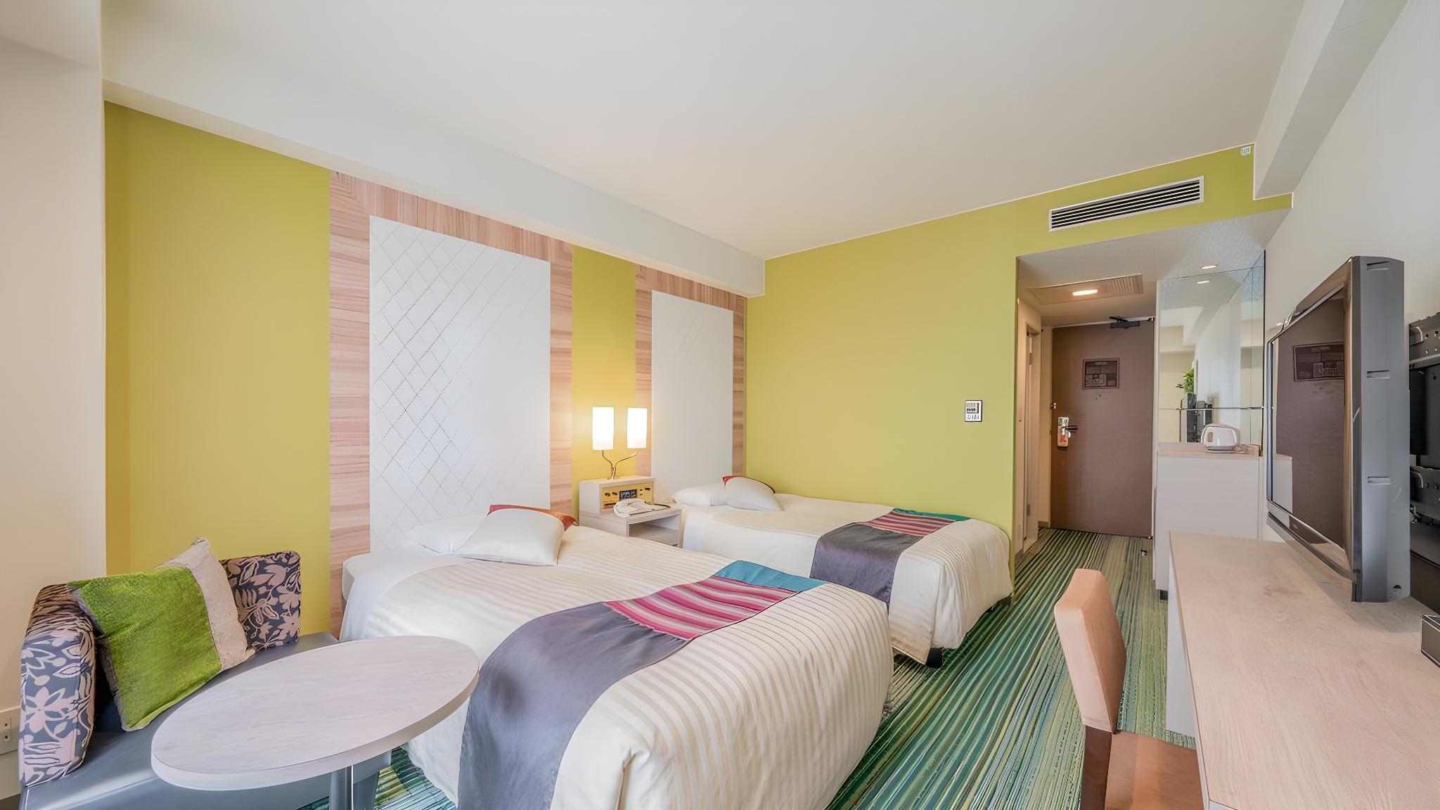 Room, Twin Beds, Comfort Floor, Smoking