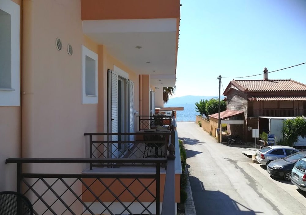 Avantis Suites Hotel 37/50