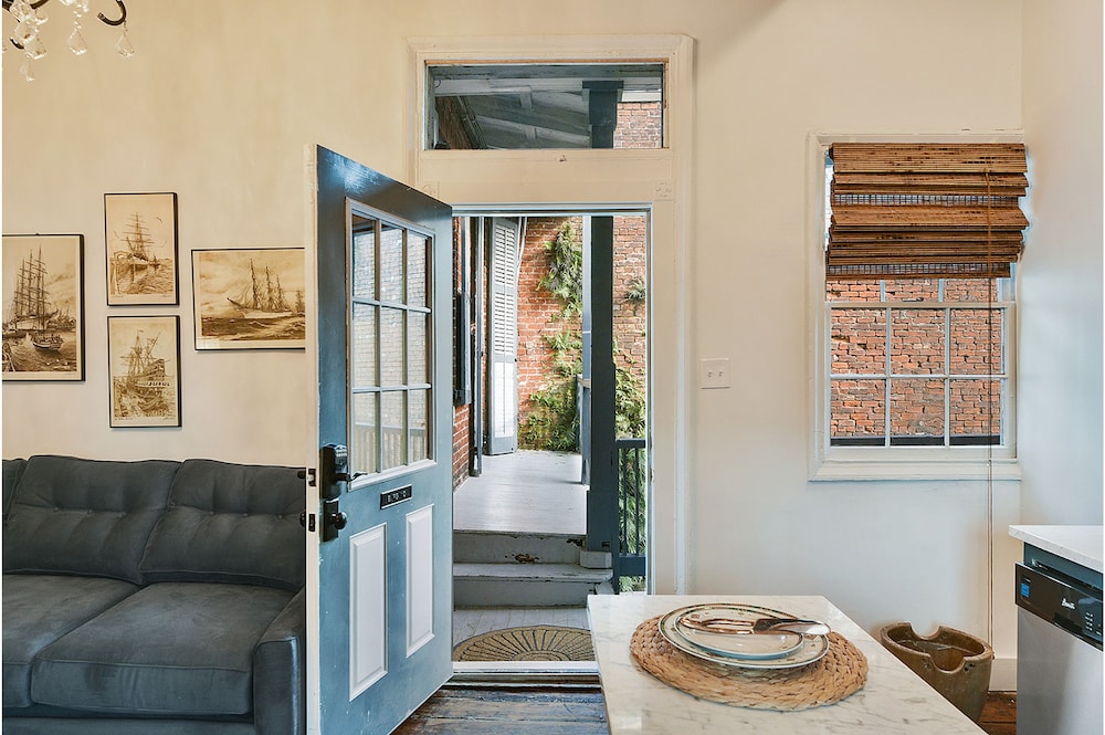 French Quarter Mansion 36/50