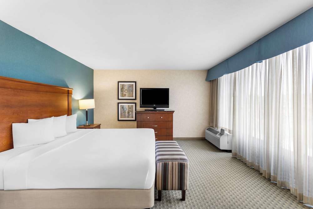 Sonesta Essential Houston Hobby Airport 10/49