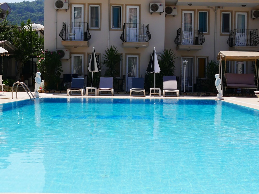 Nefis Hotel 7/60