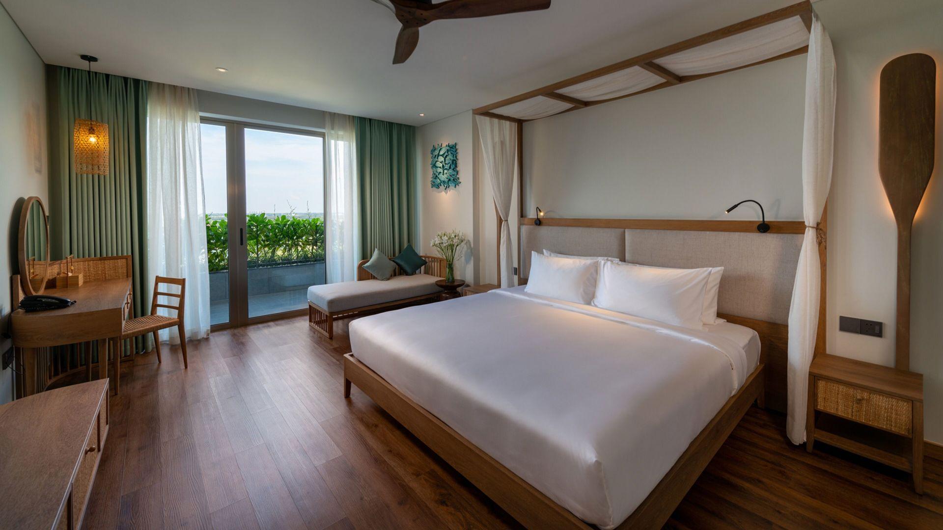 River, Deluxe, King Bed