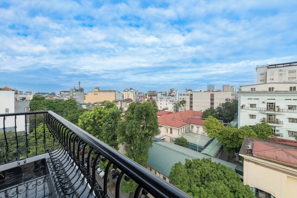 Avani Central Hotel Hanoi 22/28