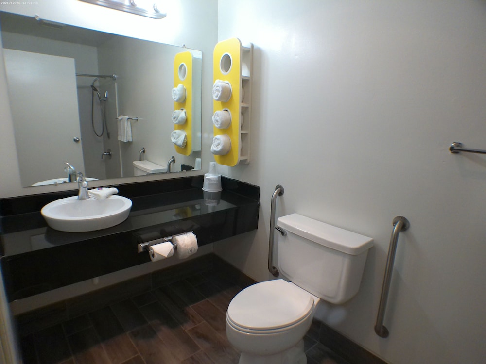 Motel6 Winslow, AZ 57/60