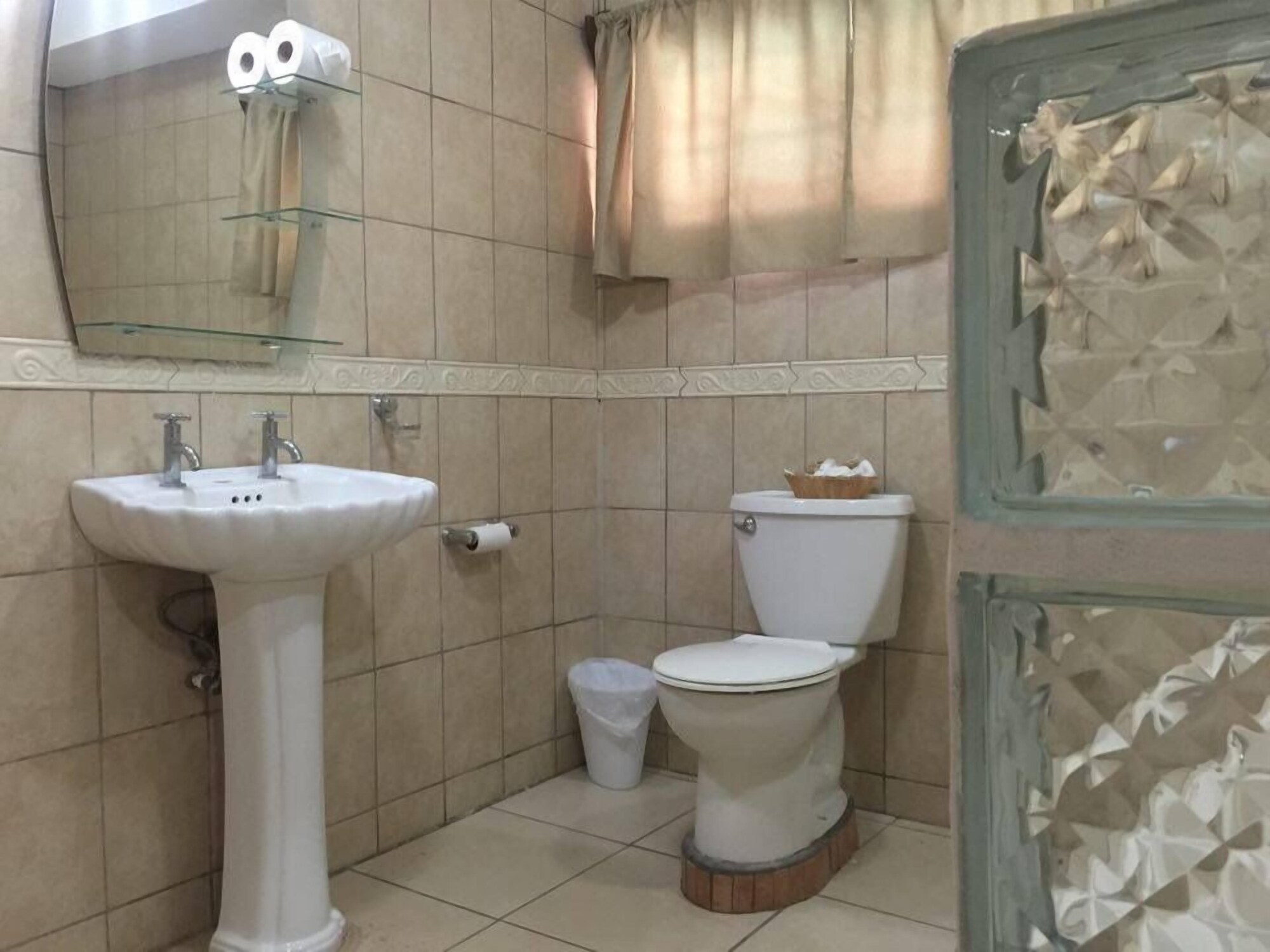 Executive, Suite, Queen Bed
