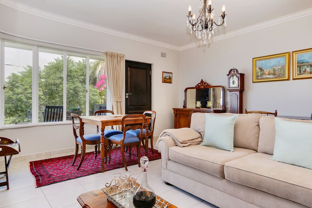 Bluegum Hill Guesthouse Apartments 21/35