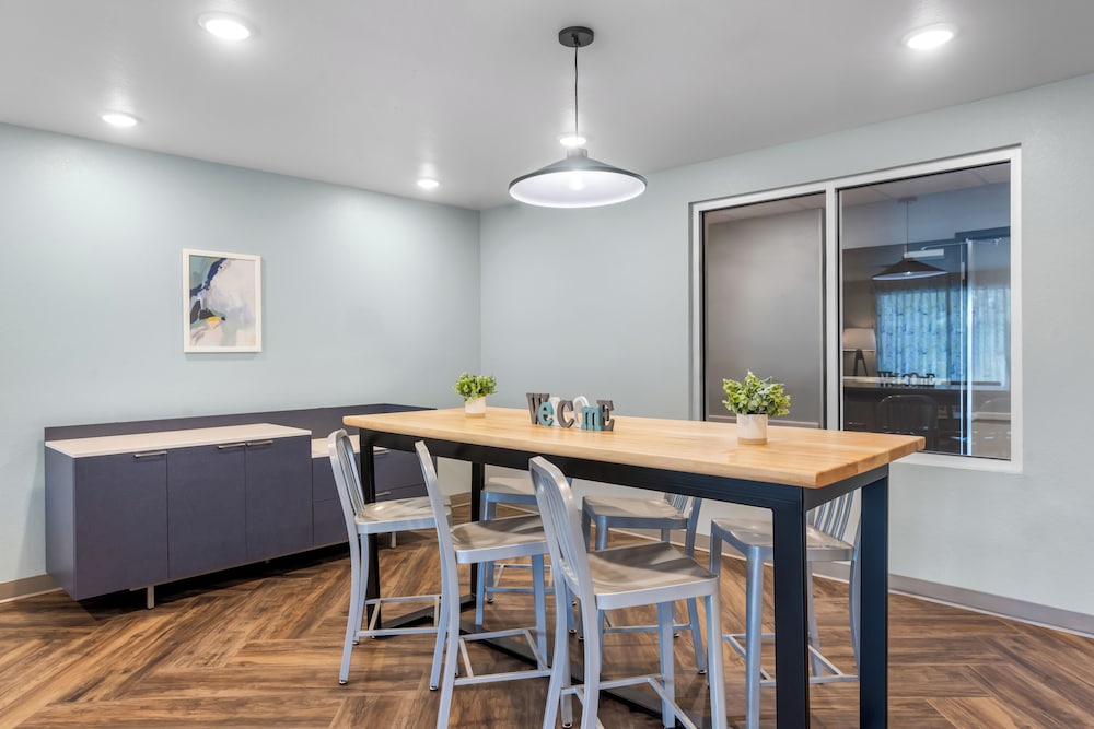 WoodSpring Suites Charlotte - University Research Park 41/50