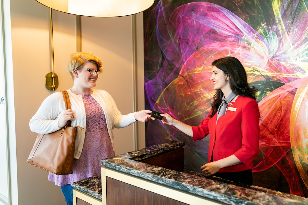 The Tennessean Personal Luxury Hotel 10/57