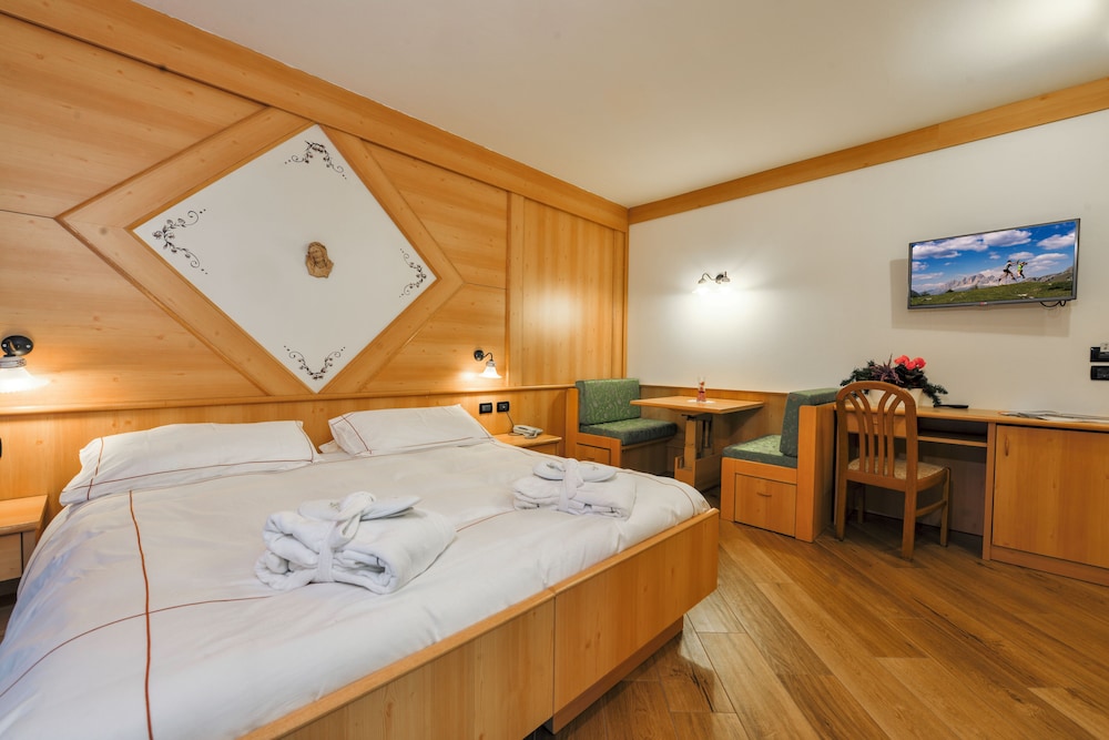 HOTEL CHALET PINETA 11/50