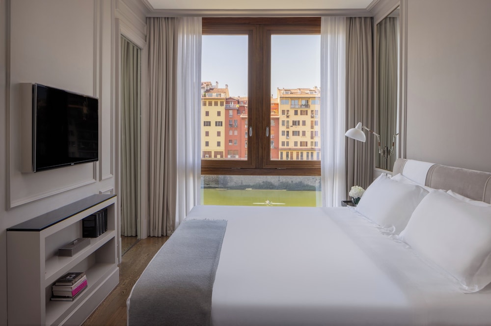DELUXE, STUDIO, RIVER VIEW
