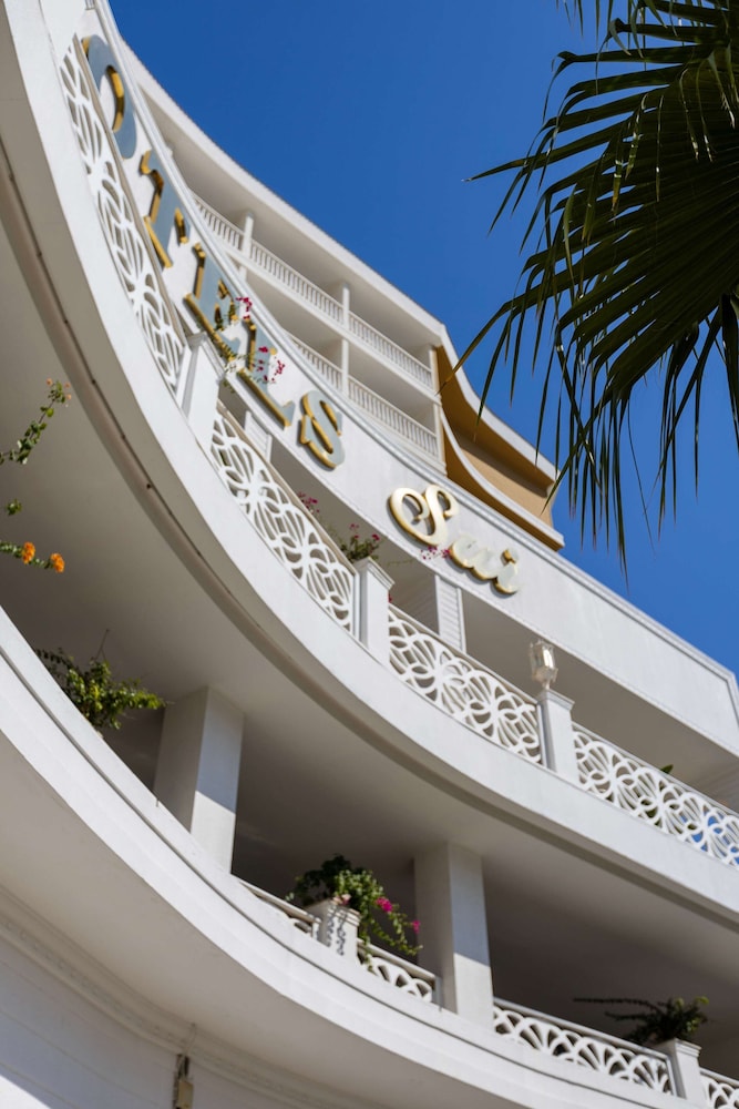 Sui Resort Oz Hotels