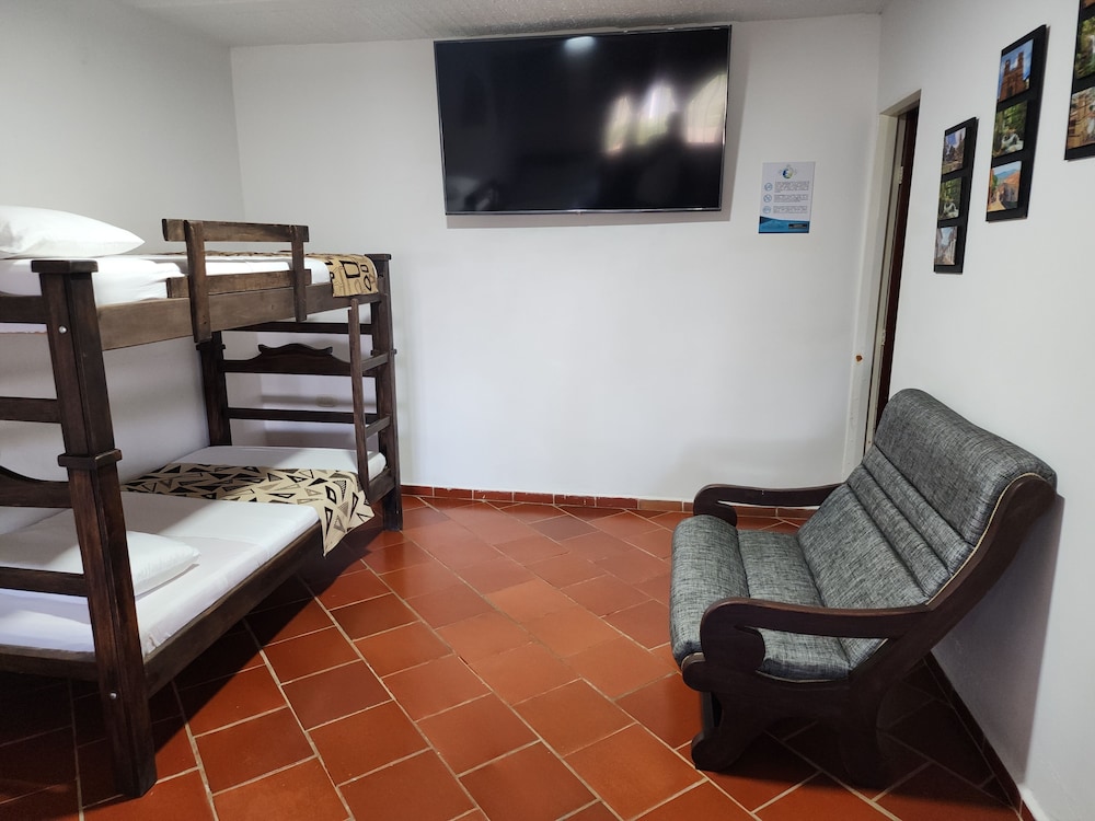 Hotel Campestre Palmas Del Zamorano 32/50