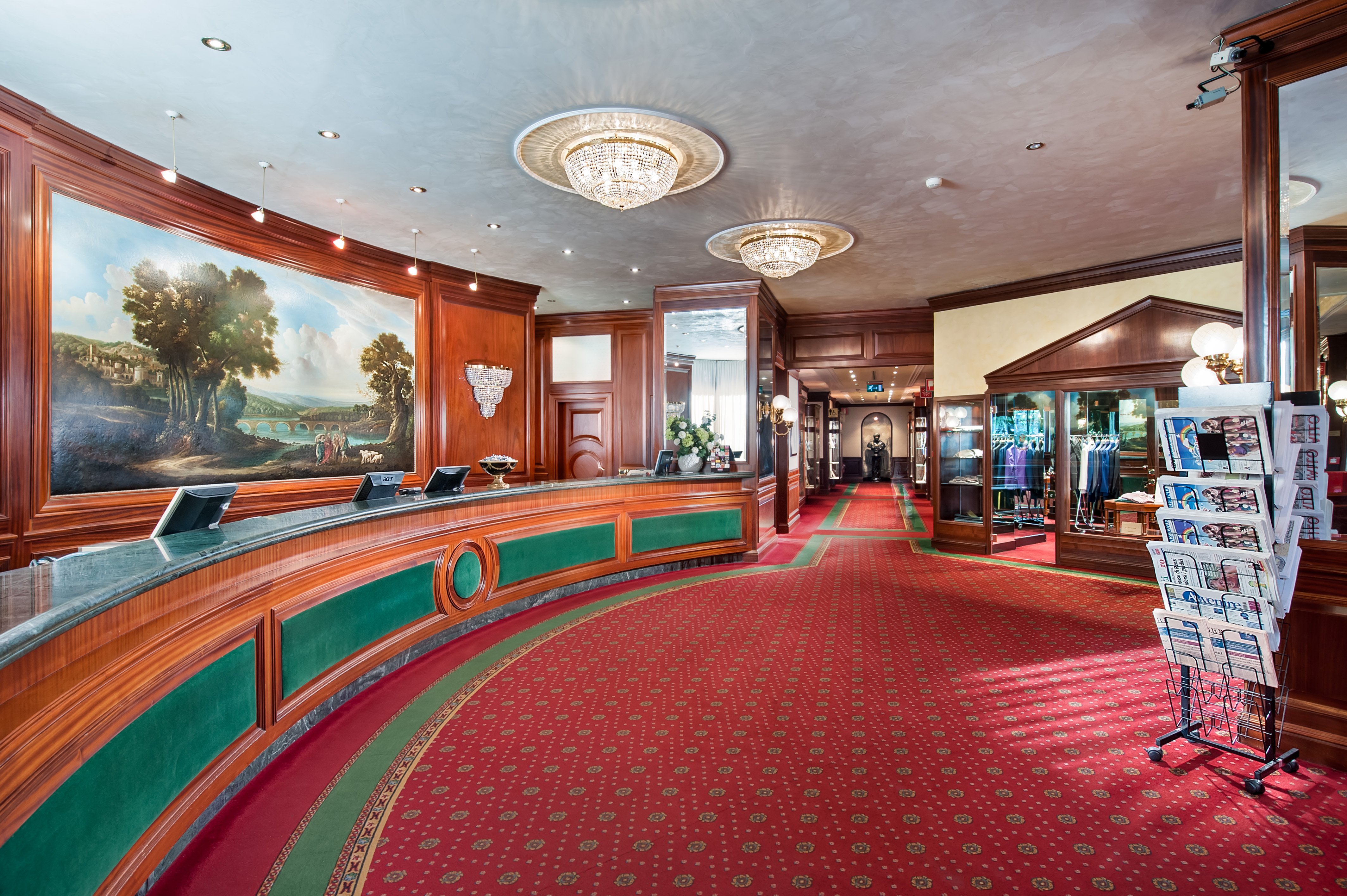 Royal Hotel Carlton 78/84