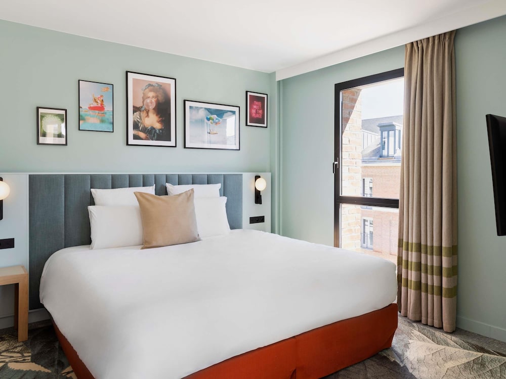 جناح بسرير كينج بشرفة مع أريكة، MERCURE AMIENS CATHEDRALE 2/7