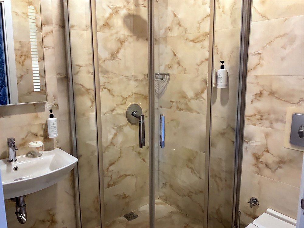 Hotel Zade 48/50