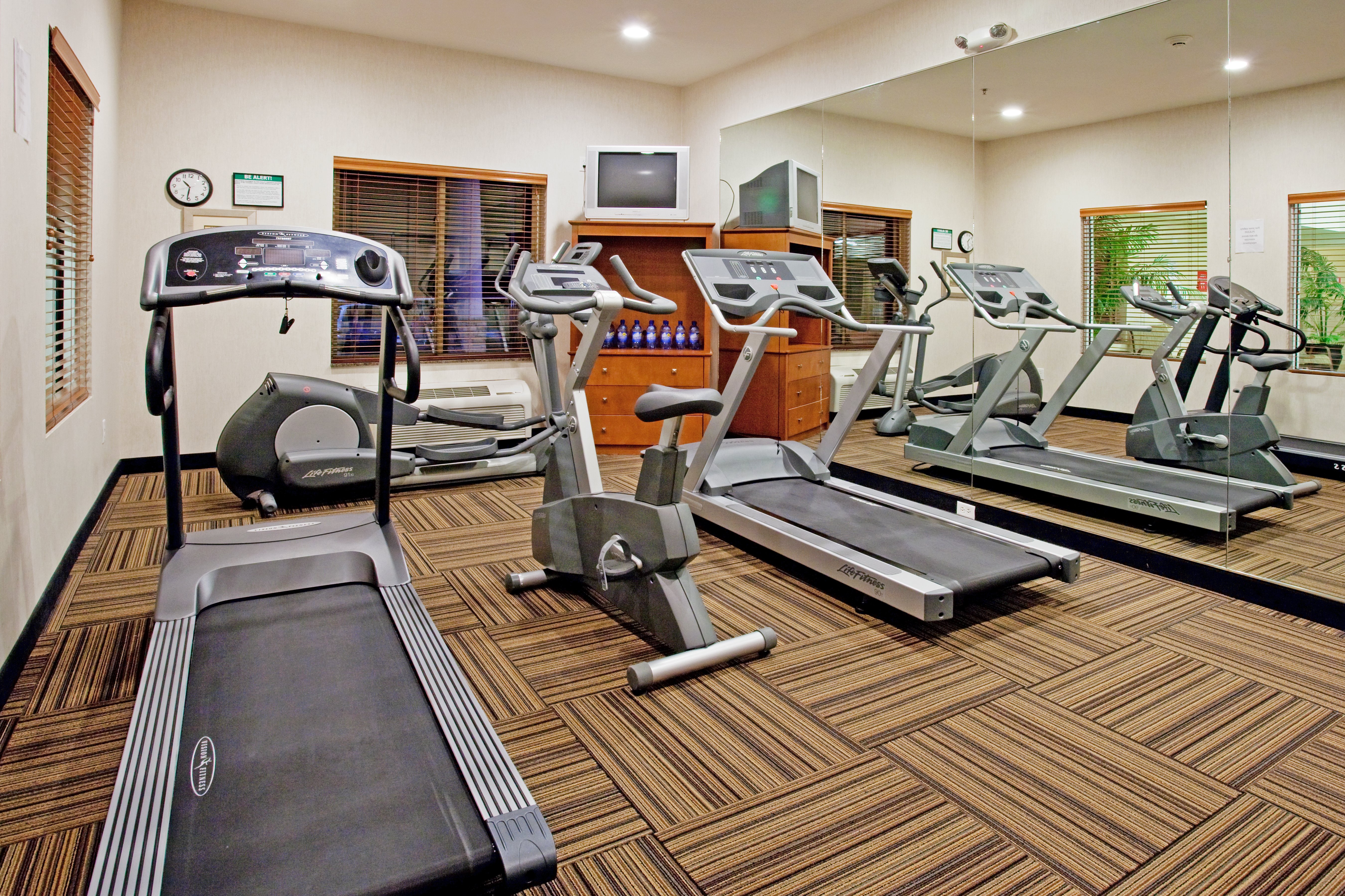 Holiday Inn Express Hotel & Suites Vernal - Dinosaurland 47/77