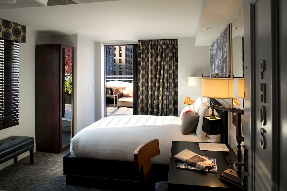 Hotel AKA Nomad 30/66