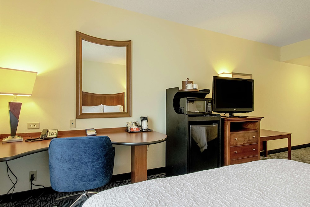 Hampton Inn Pine Grove 41/58