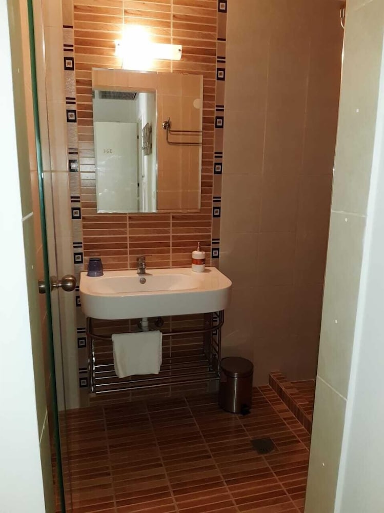 Klio Apartments and Studios 52/54