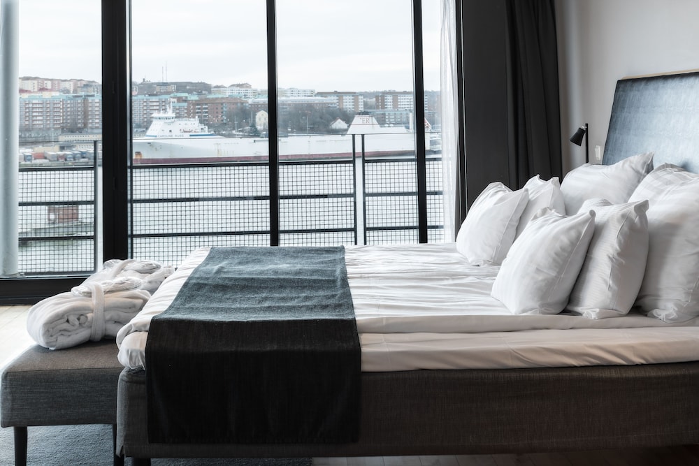 Quality Hotel 11 23/54