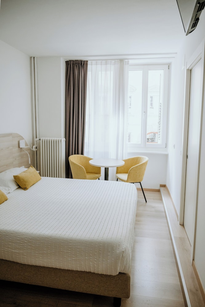 COMFORT, DOUBLE BED, CITY VIEW