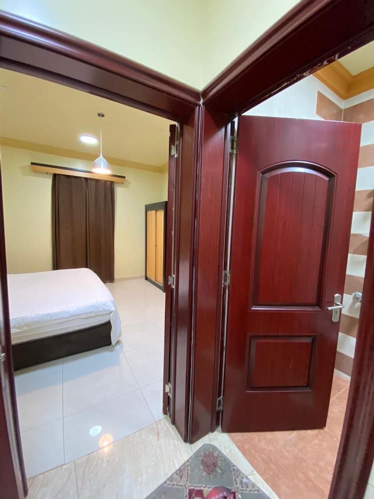 ديار البساتين للشقق الفندقية(Diyar Al Basateen Hotel Apartment) 9/17
