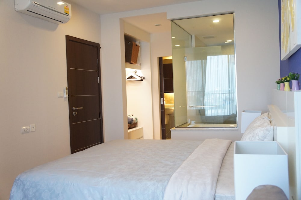 The Astra Luxury Suit condo 16/50