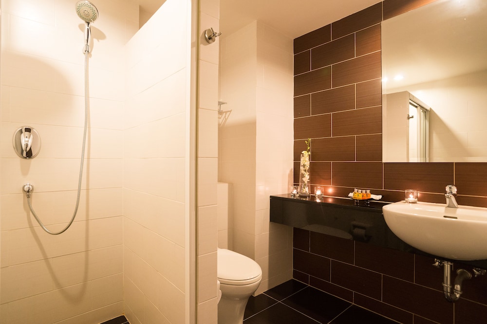 Beyond Suite Hotel 67/73