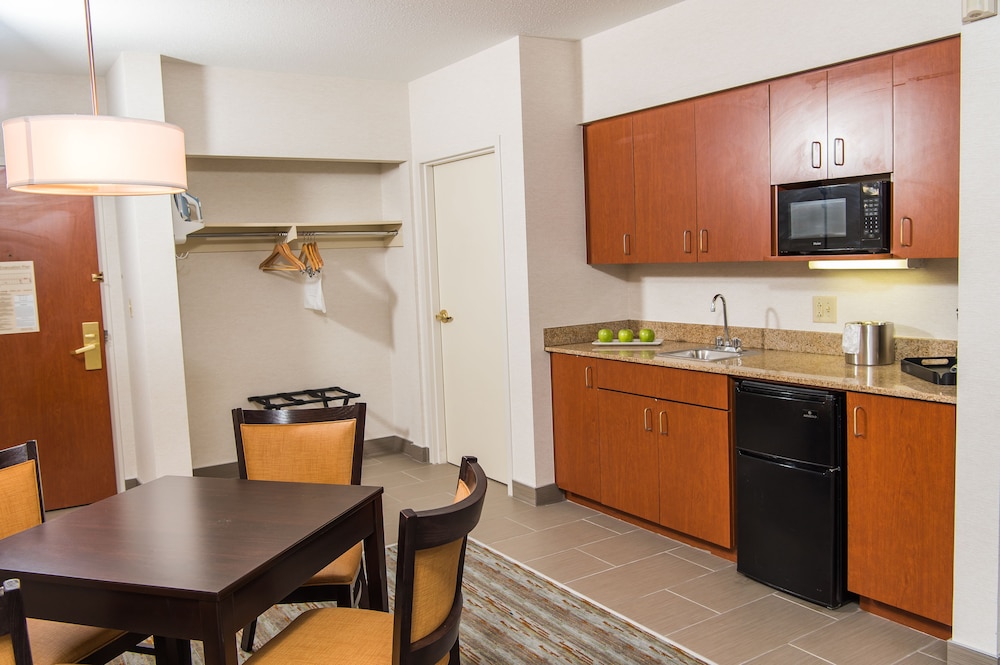 Wyndham Garden Erie 27/35
