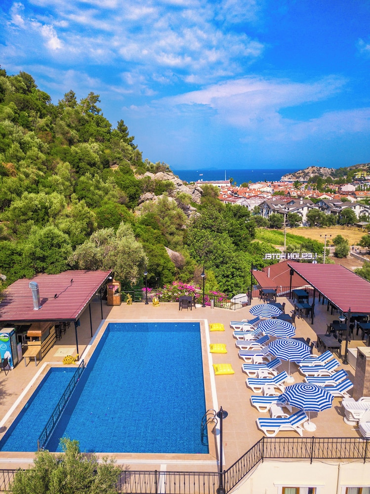TURUNC LIFE HOTEL 42/48