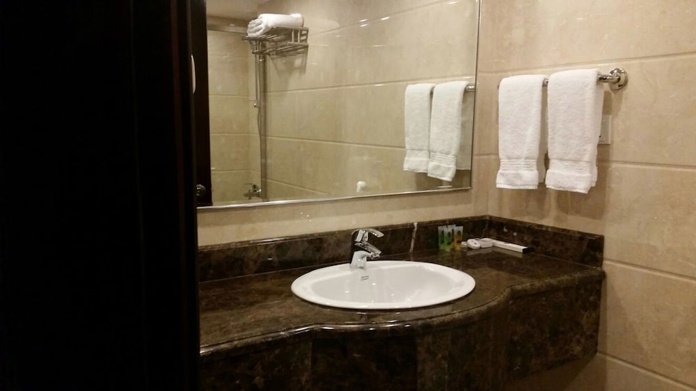 فندق جولدن نيو كونتيننتال EX: فندق الحياة جدة كونتيننتال(Al Hyatt Jeddah Continental Hotel) 32/33
